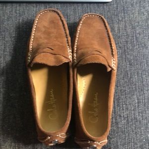 Cole Haan new suede loafer in mint condition size 7b